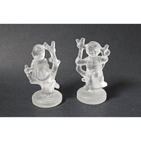 2 Vintage Hummel Lead Crystal Figurines Boy & Girl Sitting in the Apple Tree Goe - Picture 1 of 6